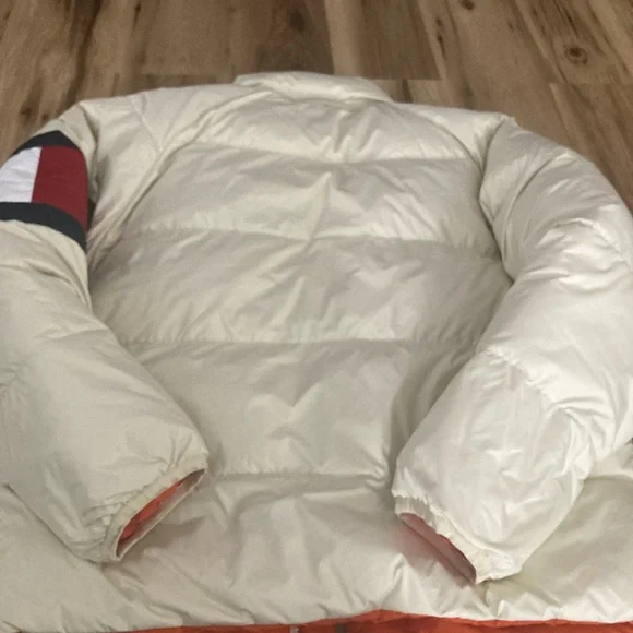 Tommy Hilfiger reversible crème orange puffer coat large